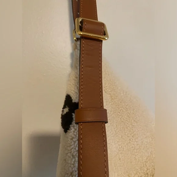 Louis Vuitton 2019 Monogram Giant Teddy Fleece Bumbag - Picture 13 of 16